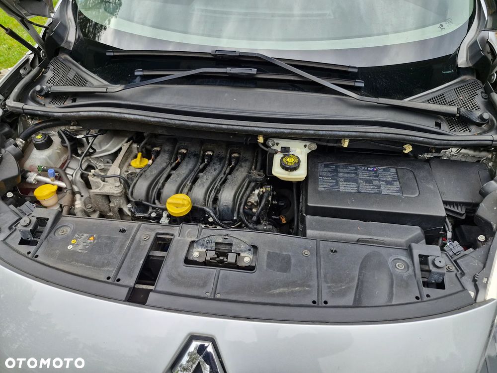 Renault Scenic 1.6 16V 110 Dynamique - 21