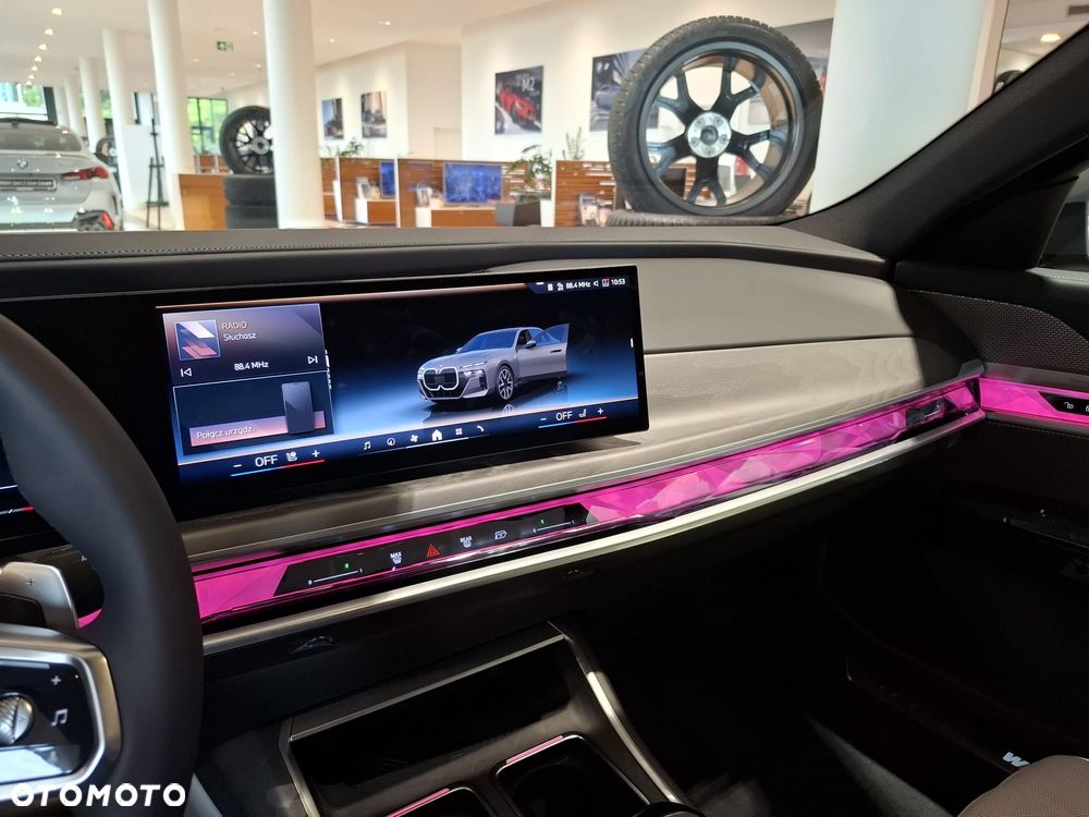 BMW Seria 7 740d xDrive mHEV M Sport sport - 7