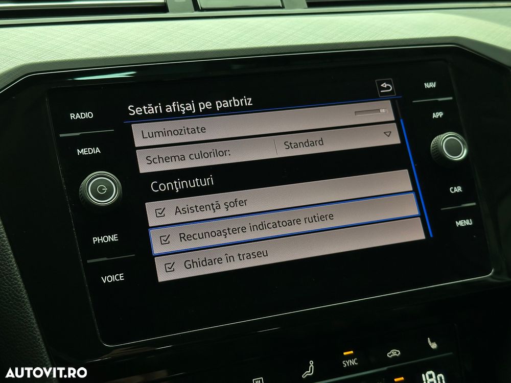 Volkswagen Passat - 15