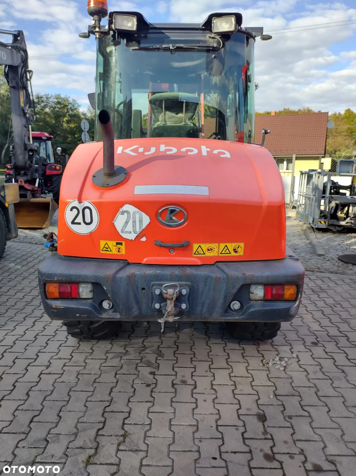 Kubota R082 - 14