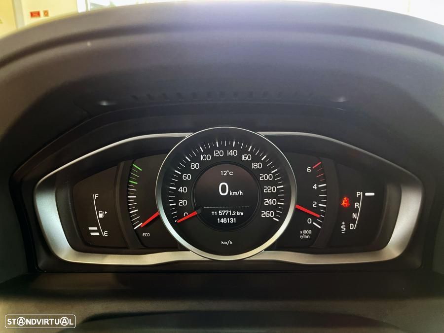 Volvo XC 60 2.0 D4 Momentum Geartronic - 13