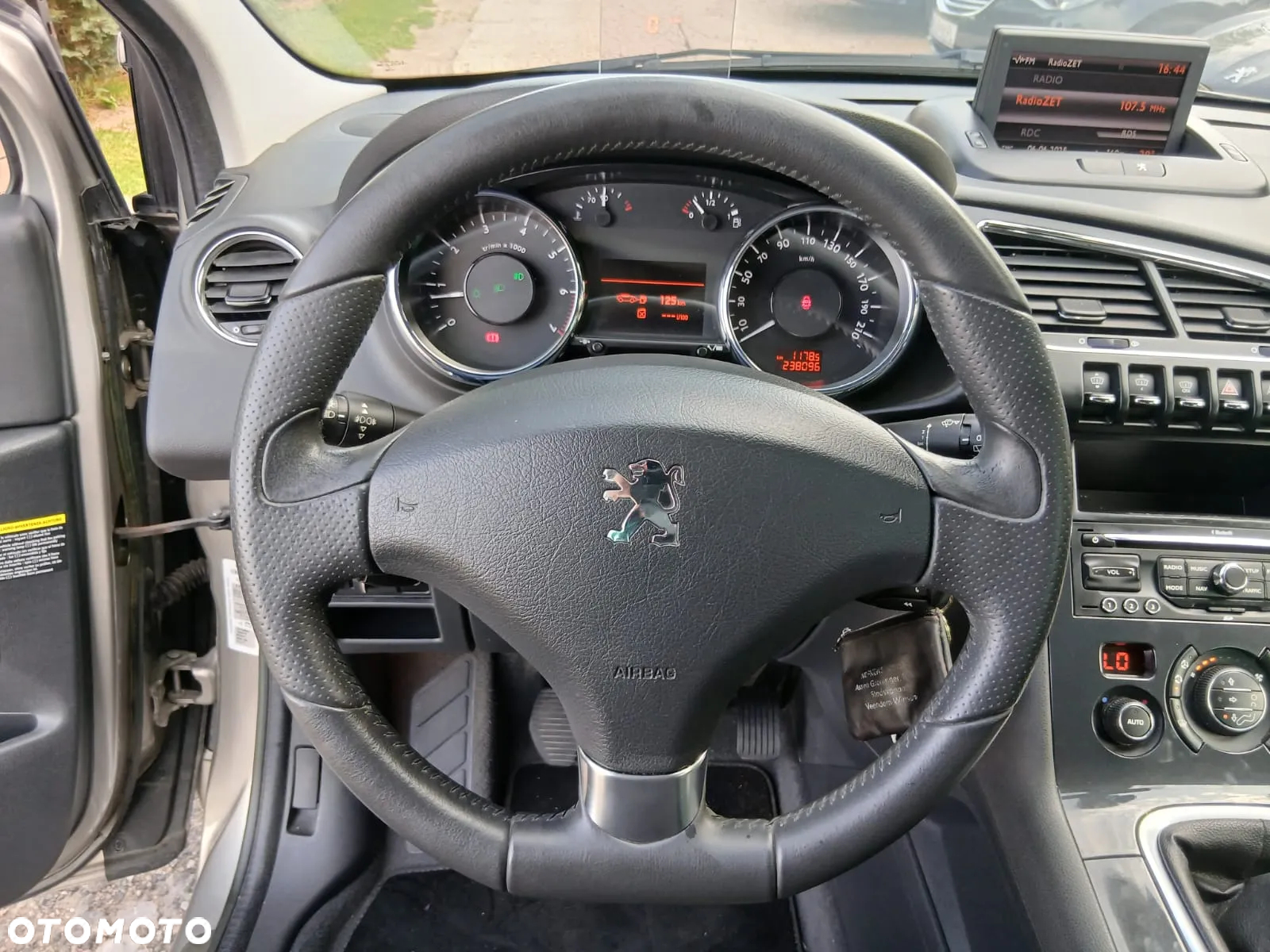 Peugeot 3008 1.6 Premium+ - 22
