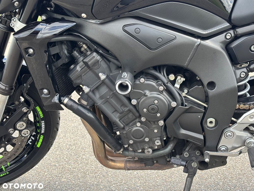Yamaha FZ - 8