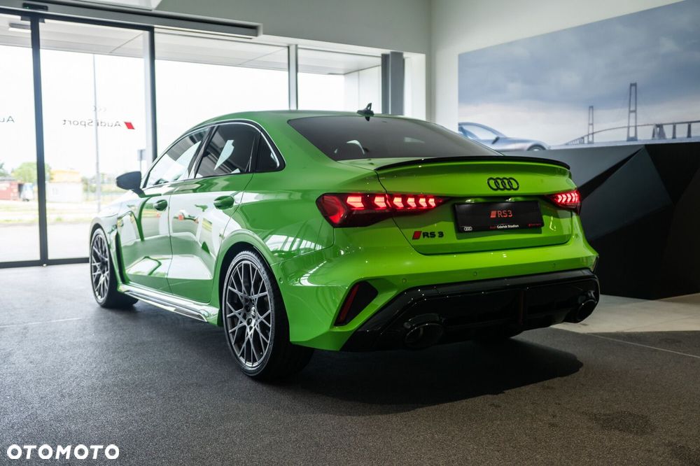 Audi RS3 Limousine - 4