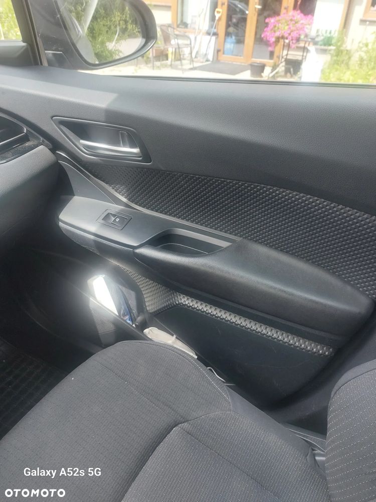 Toyota C-HR - 12