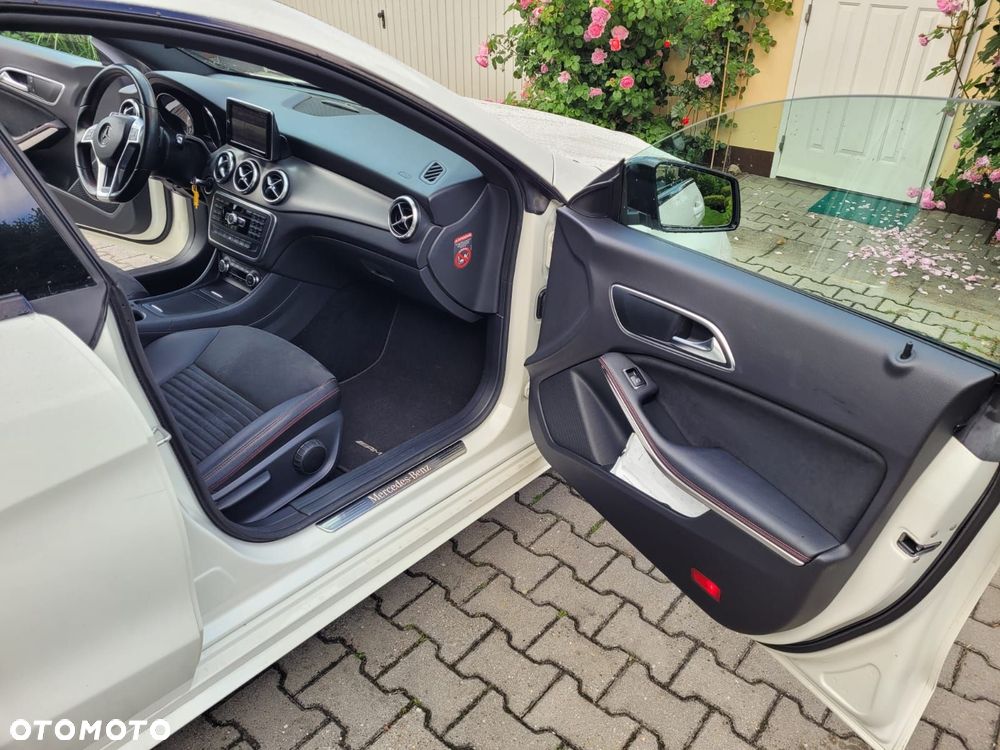 Mercedes-Benz CLA 250 4-Matic Sport - 13
