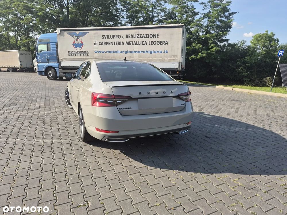 Skoda Superb 2.0 TDI SCR 4x4 Sportline DSG - 17