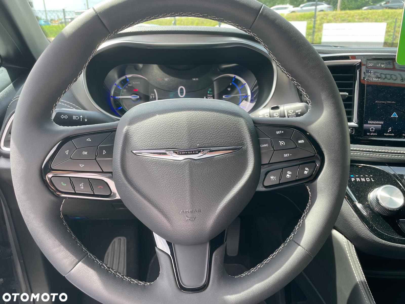 Chrysler Pacifica - 8
