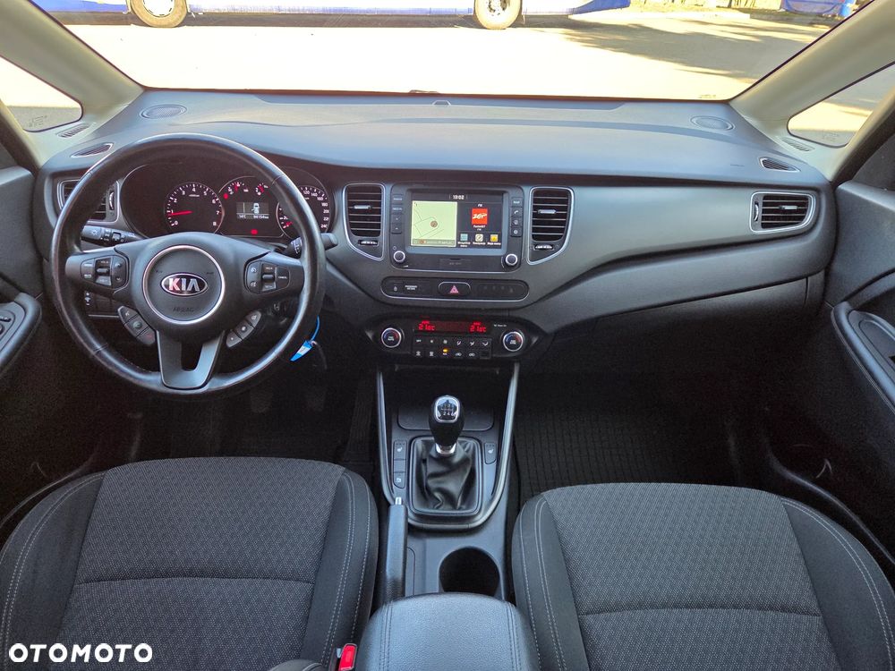 Kia Carens - 7