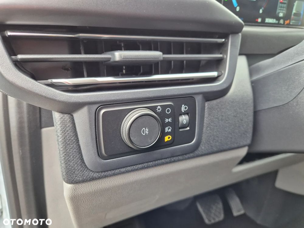 Ford Tourneo Custom - 13