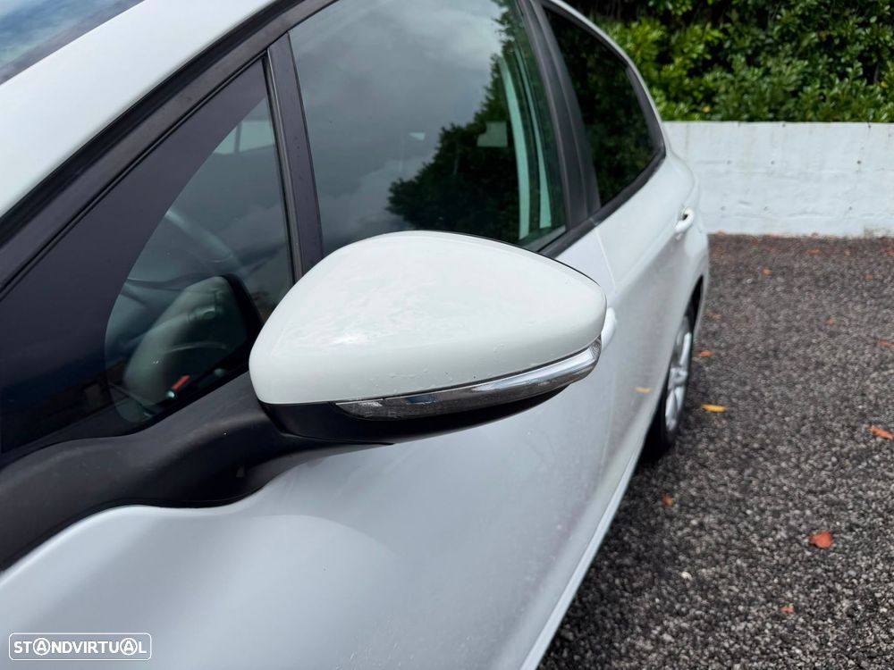 Peugeot 208 1.6 BlueHDi Style - 19