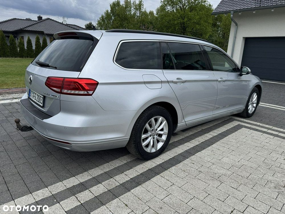 Volkswagen Passat - 11