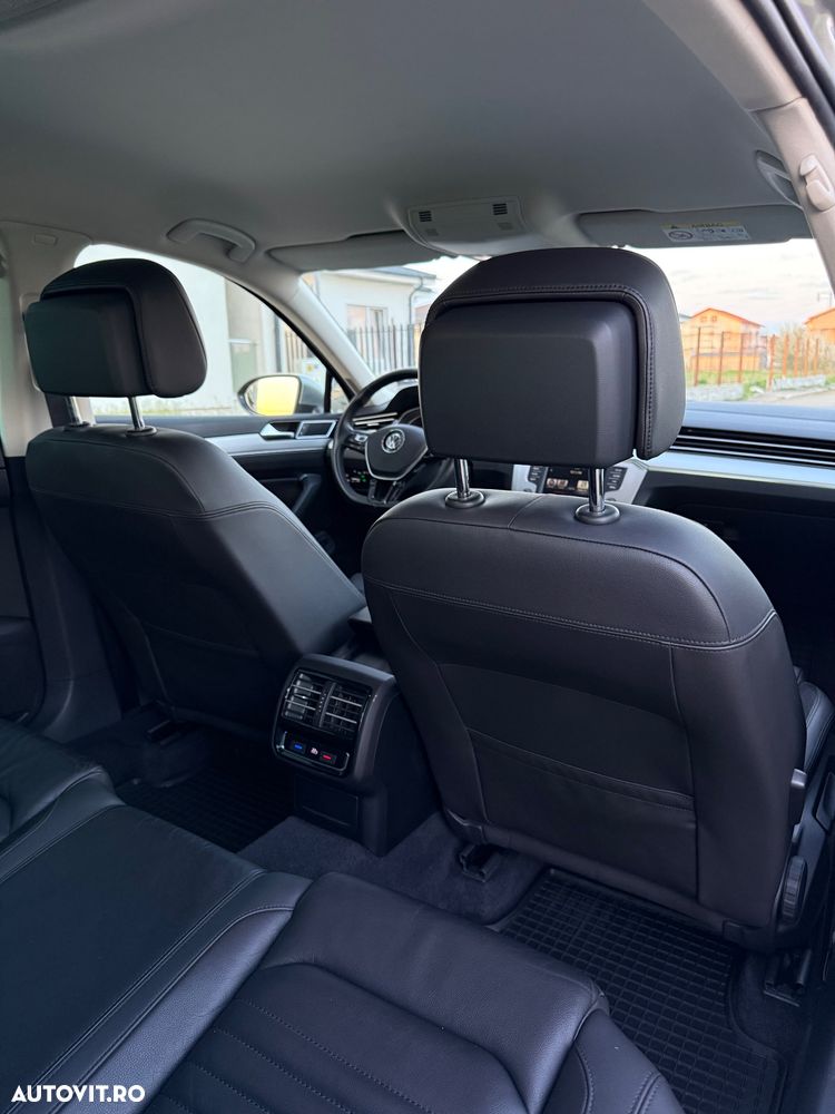 Volkswagen Passat 2.0 TDI Trendline - 16