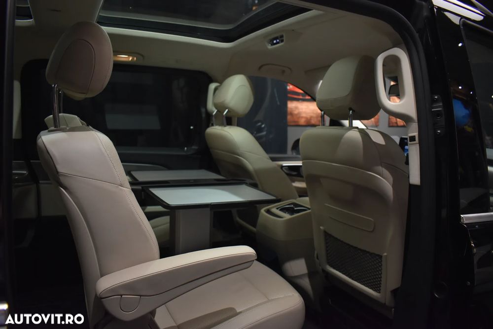 Mercedes-Benz V - 8