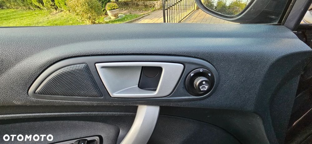 Ford Fiesta 1.25 Champions Edition - 24