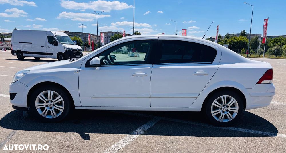 Opel Astra 1.7 CDTI Elegance - 13