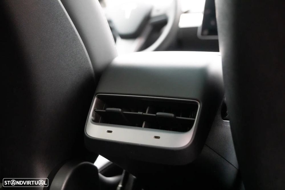 Tesla Model Y Long Range Dual Motor AWD - 12