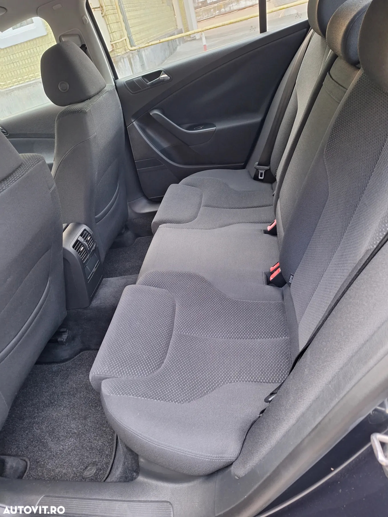 Volkswagen Passat 1.9 TDI DPF Comfortline - 19