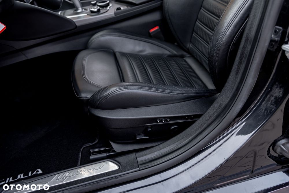 Alfa Romeo Giulia 2.0 Turbo Veloce Q4 - 18