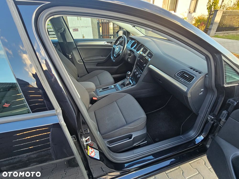 Volkswagen Golf - 10