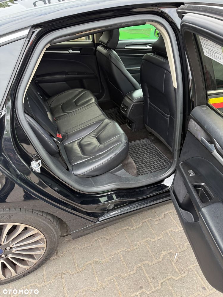 Ford Fusion - 10