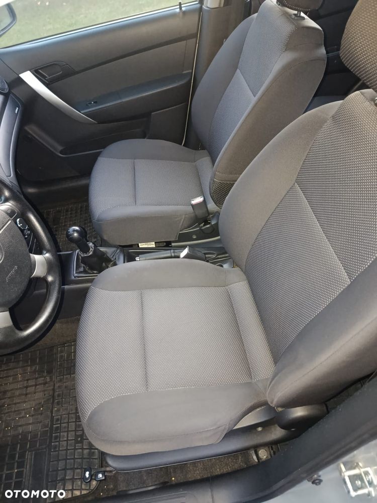 Chevrolet Aveo - 8