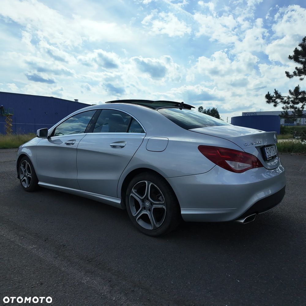 Mercedes-Benz CLA 250 4Matic 7G-DCT - 9