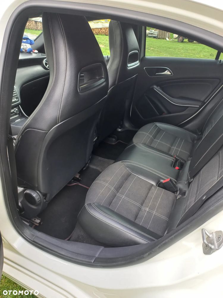 Mercedes-Benz Klasa A 180 CDI (BlueEFFICIENCY) 7G-DCT - 9