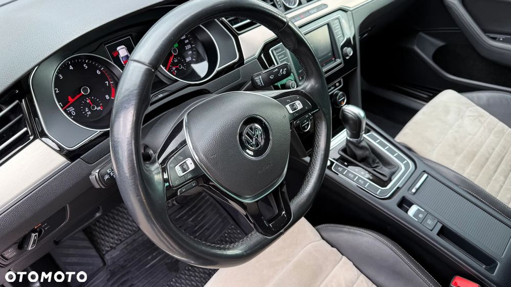 Volkswagen Passat 1.8 TSI BMT Highline DSG - 26