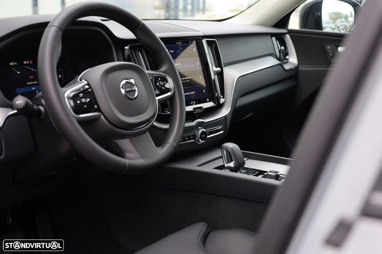 Volvo XC 60 2.0 T6 PHEV Plus Dark AWD - 10