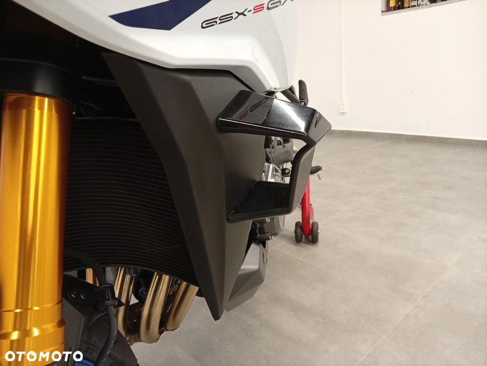 Suzuki GSX - 5