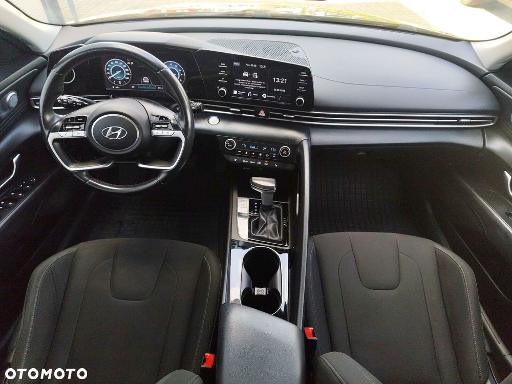 Hyundai Elantra - 13