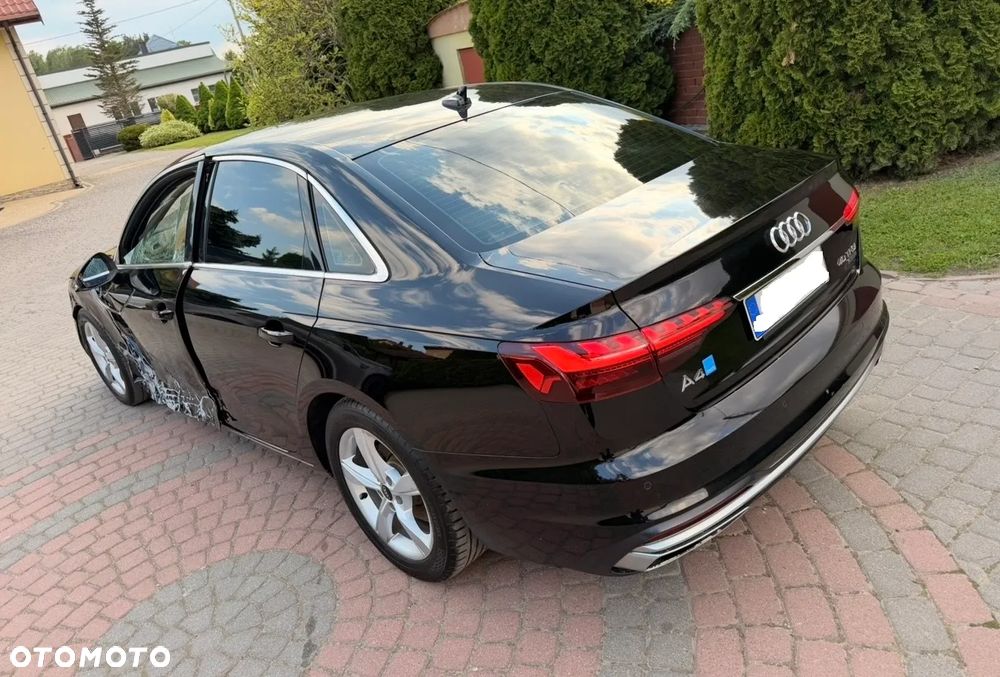 Audi A4 Limousine 40 TFSI quattro S tronic - 4