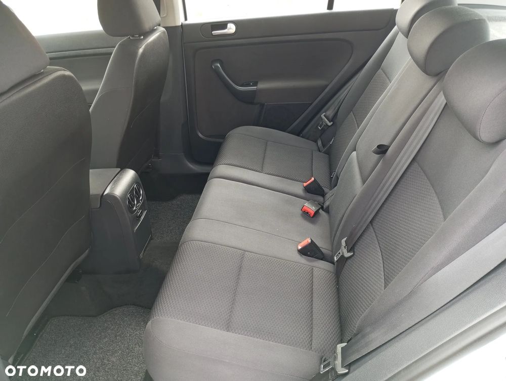 Volkswagen Golf - 9