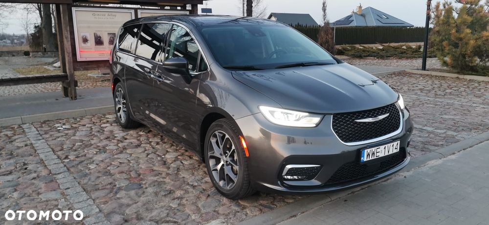 Chrysler Pacifica - 1