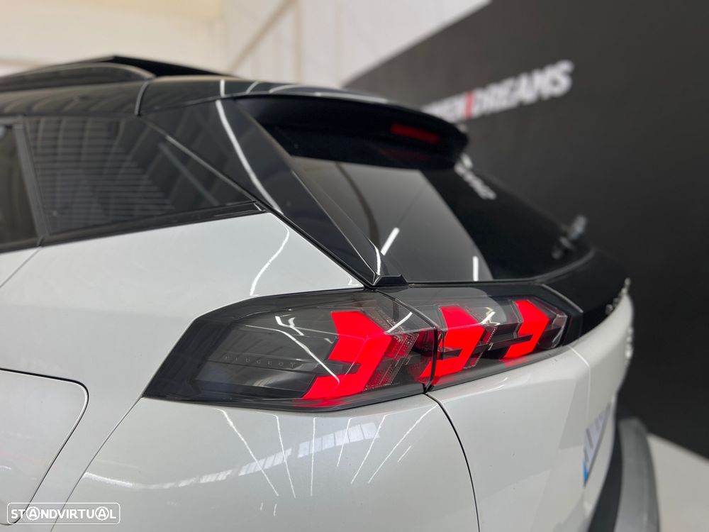 Peugeot 2008 1.2 PureTech GT Pack EAT8 - 12