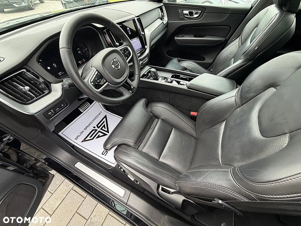Volvo XC 60 T6 AWD Recharge Plus Black Edition - 21