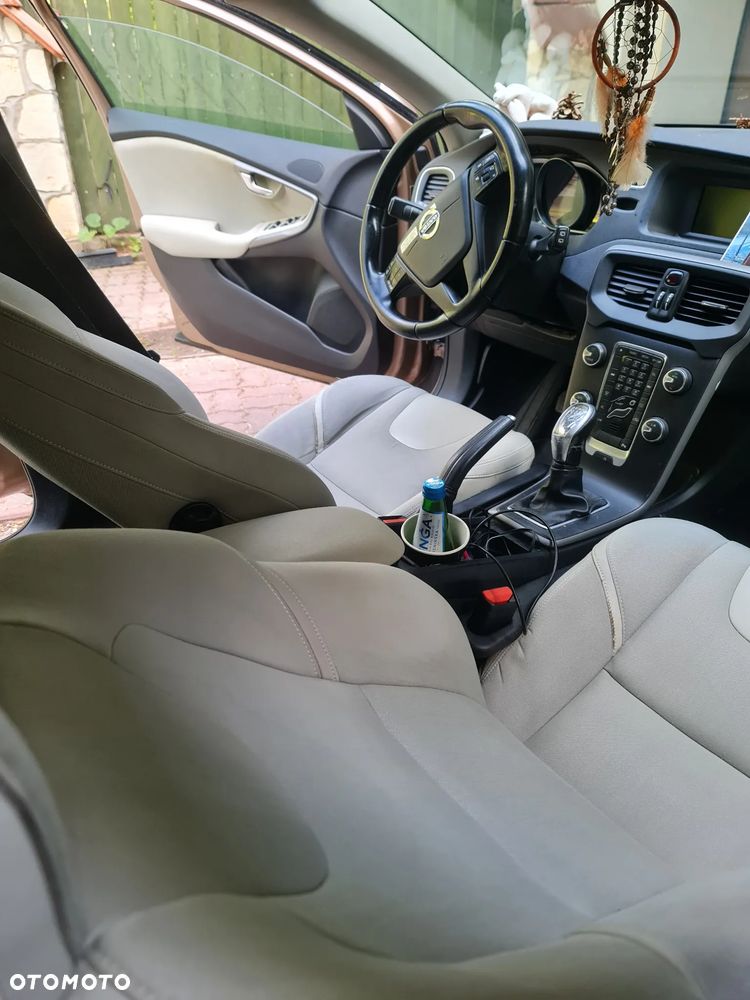 Volvo V40 T3 Kinetic - 7
