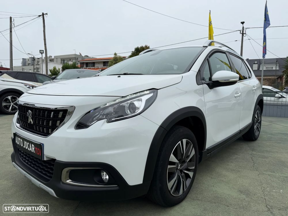 Peugeot 2008 PureTech 130 Stop&Start EAT6 Allure — fotografia 3
