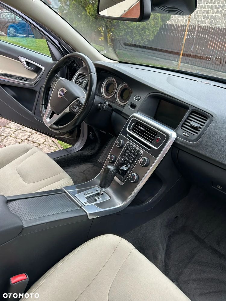 Volvo V60 D3 Geartronic - 10
