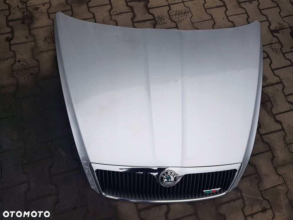 SKODA OCTAVIA 2 II 04-07r VRS MASKA GRILL LA7W