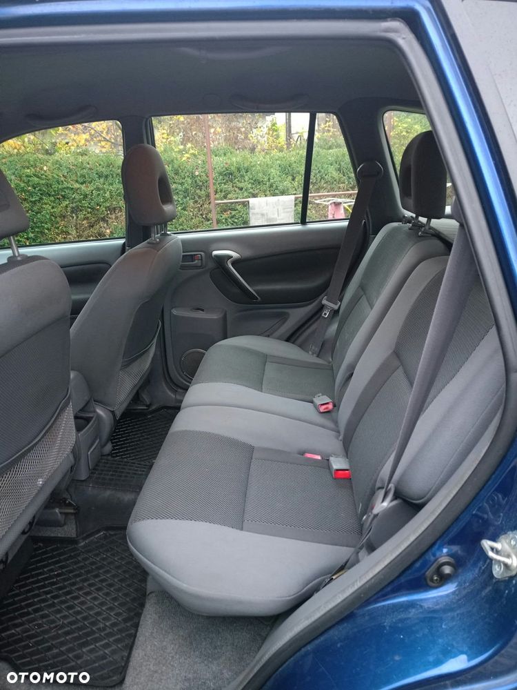Toyota RAV4 D-4D 4x4 - 7