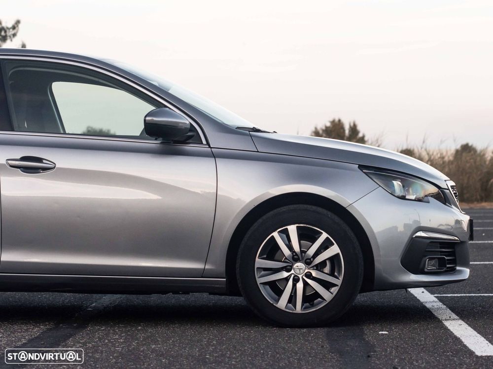Peugeot 308 1.2 PureTech Allure Pack EAT8 - 13