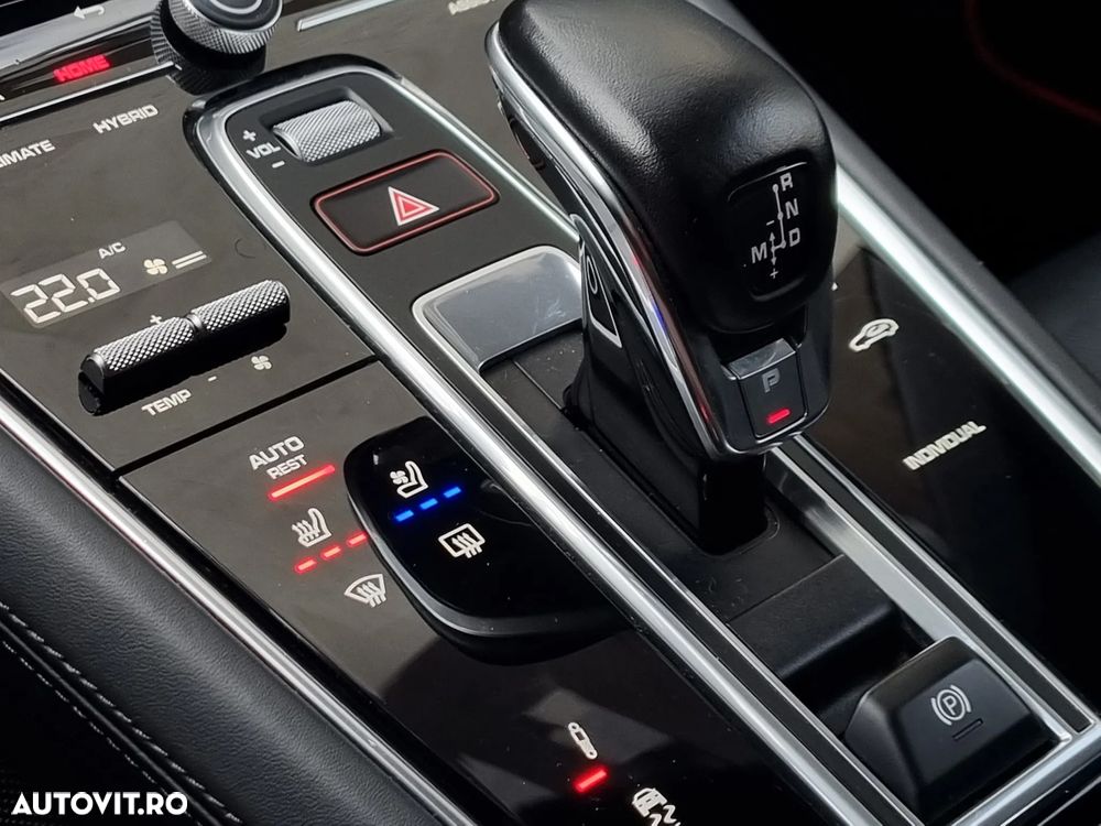 Porsche Panamera 4 E-Hybrid - 25