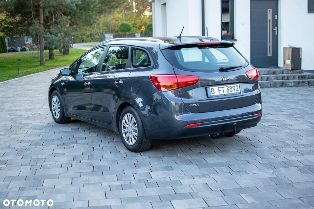 Kia Ceed - 4