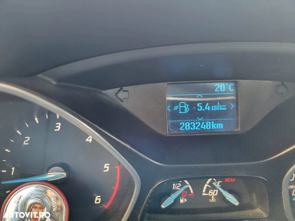 Ford Focus 1.6 TDCI DPF Ambiente - 8