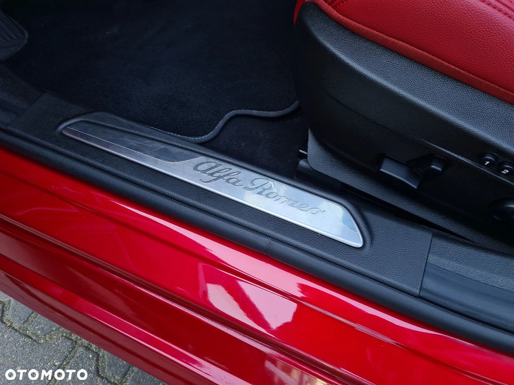 Alfa Romeo Giulia 2.0 Turbo Veloce Q4 - 31