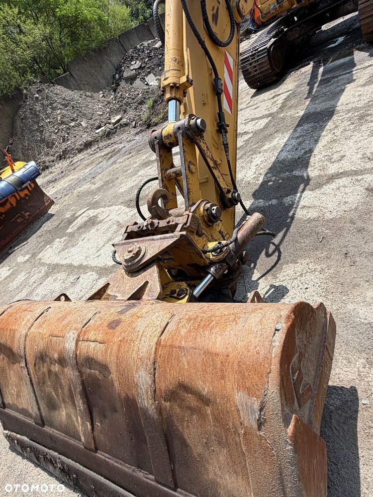 Caterpillar 318B - 5