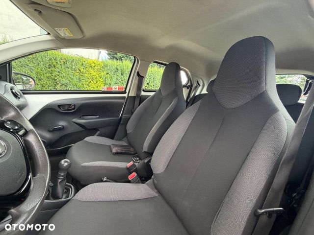 Toyota Aygo x - 9