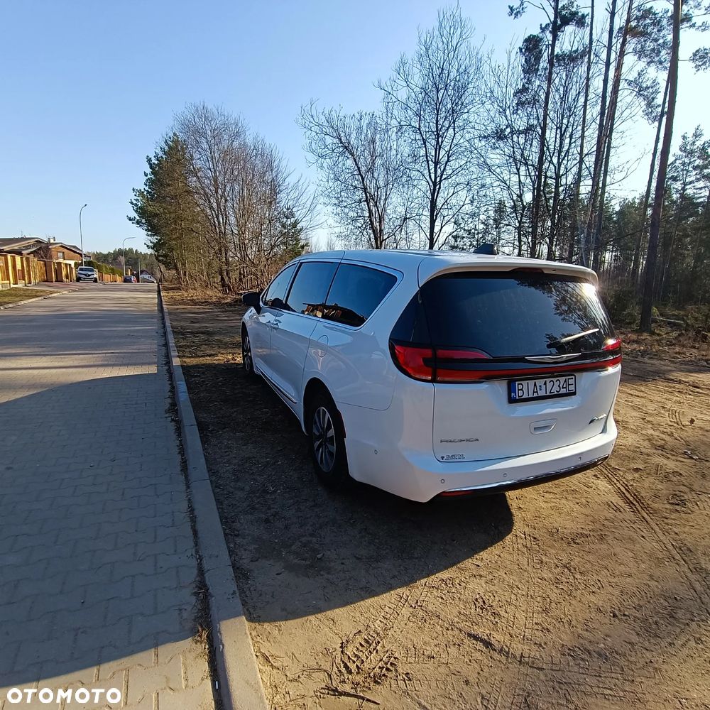 Chrysler Pacifica - 3